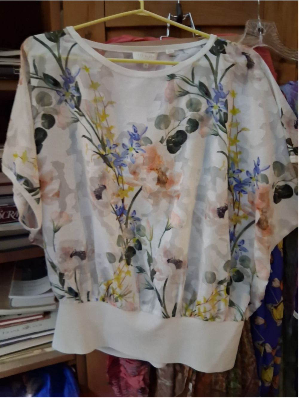 Women's Size 4/US 8 Ted Baker London Short Sleeve Sheer Blouse Floral Satin Top